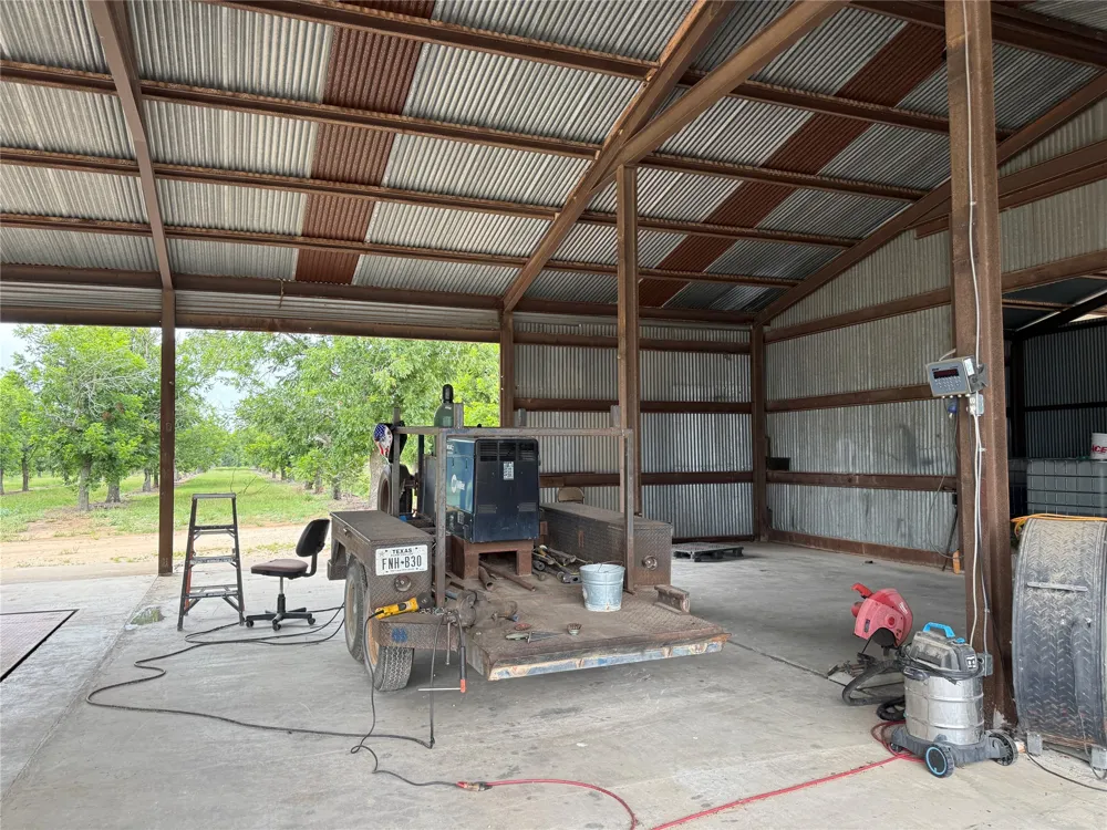 CR 424 Comanche, TX 76442