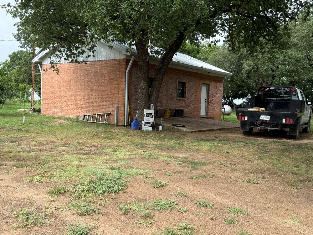 CR 424 Comanche, TX 76442