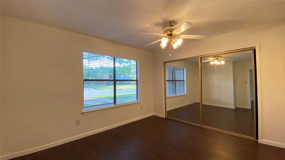 208 E Denton Drive Euless, TX 76039