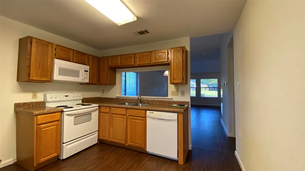 208 E Denton Drive Euless, TX 76039