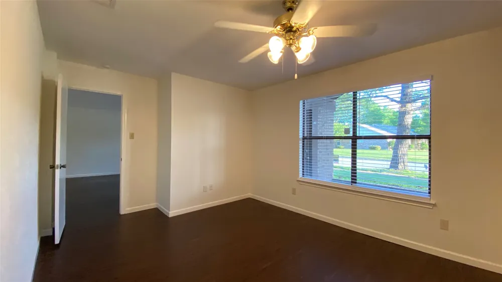208 E Denton Drive Euless, TX 76039