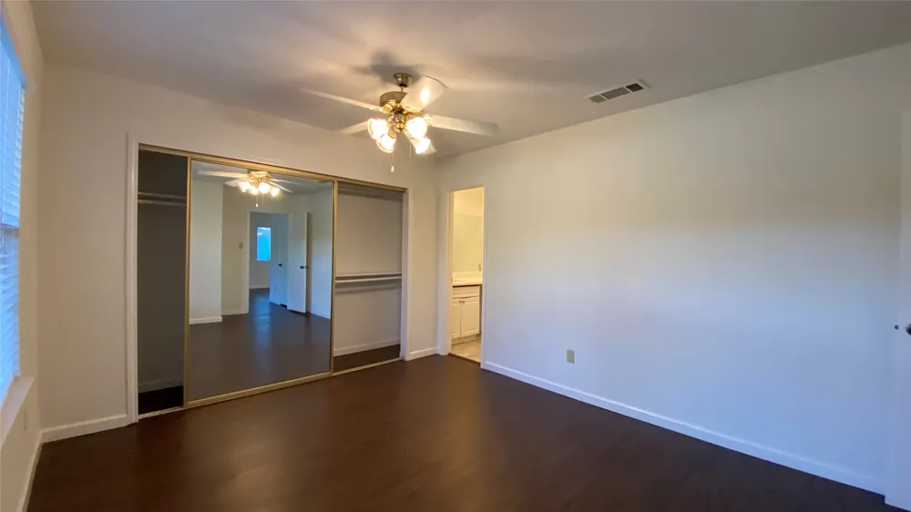 208 E Denton Drive Euless, TX 76039