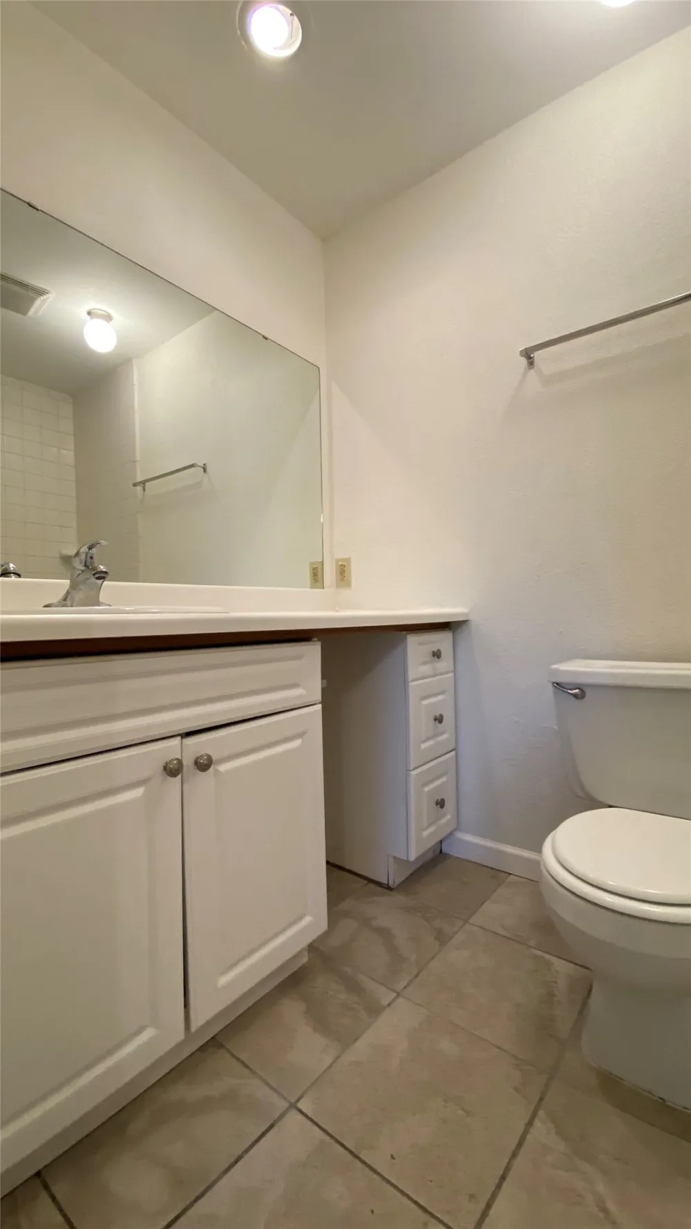 208 E Denton Drive Euless, TX 76039
