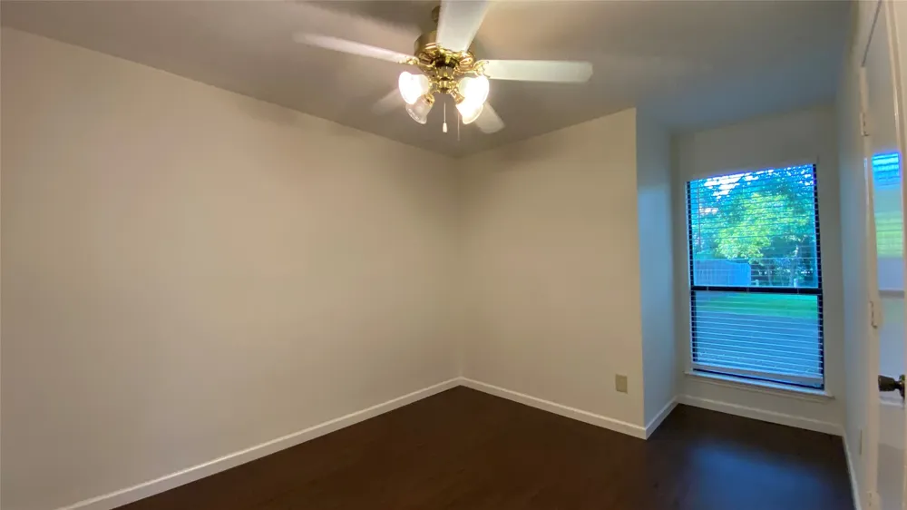 208 E Denton Drive Euless, TX 76039