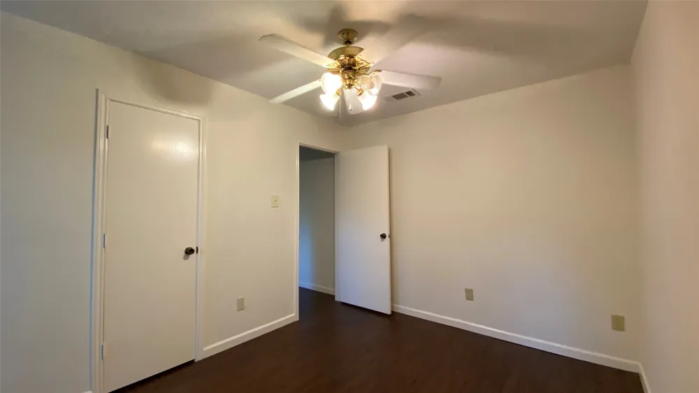 208 E Denton Drive Euless, TX 76039