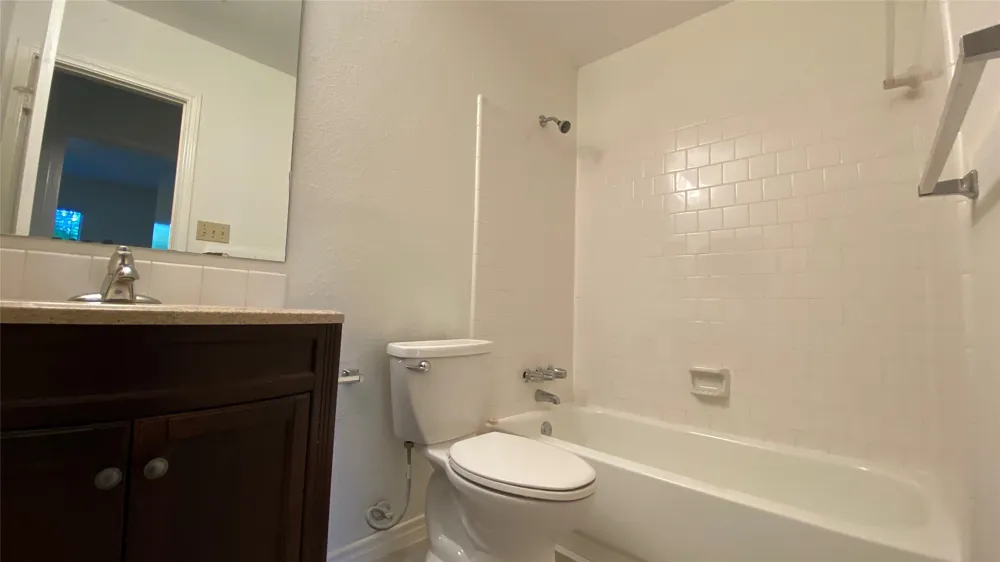 208 E Denton Drive Euless, TX 76039