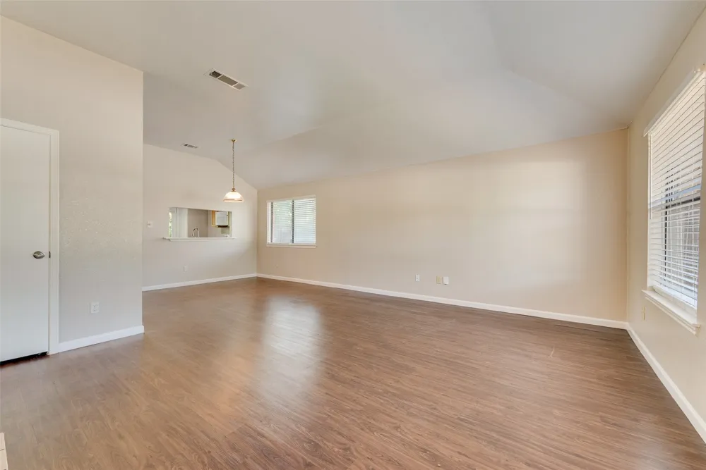208 E Denton Drive Euless, TX 76039