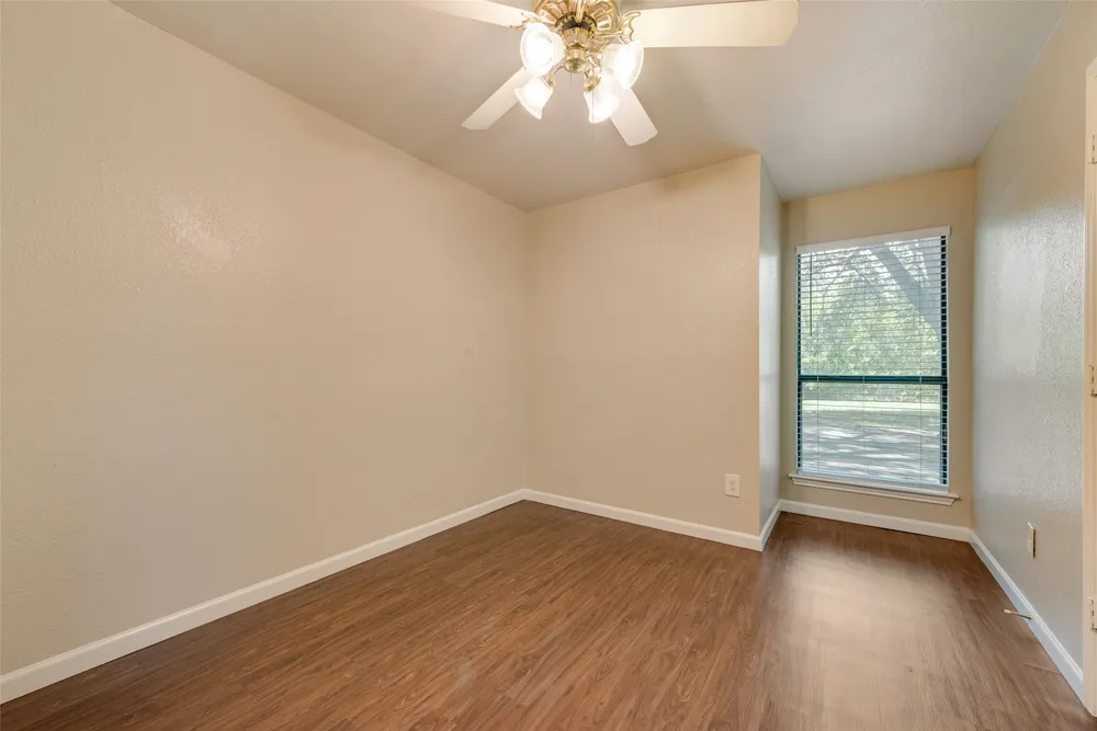 208 E Denton Drive Euless, TX 76039