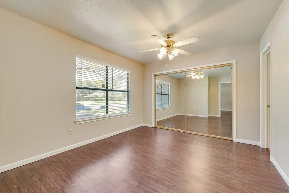 208 E Denton Drive Euless, TX 76039