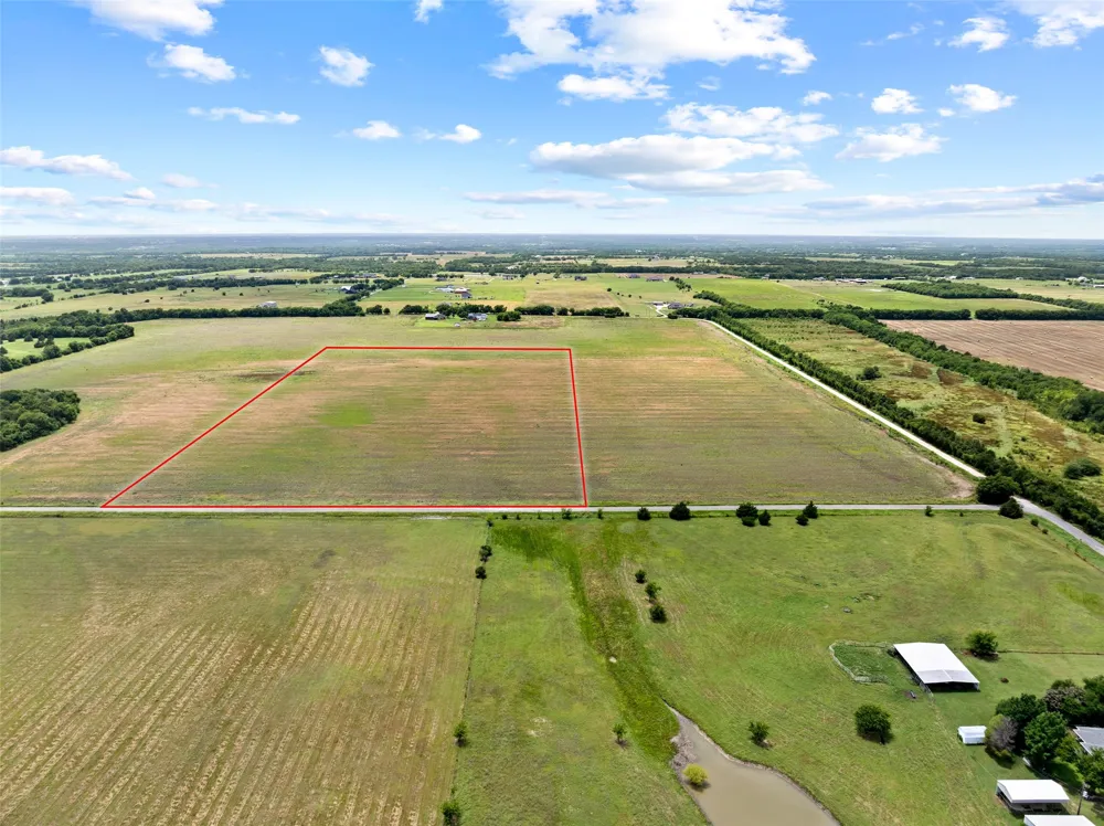 28 Bucksnort Road Van Alstyne, TX 75495