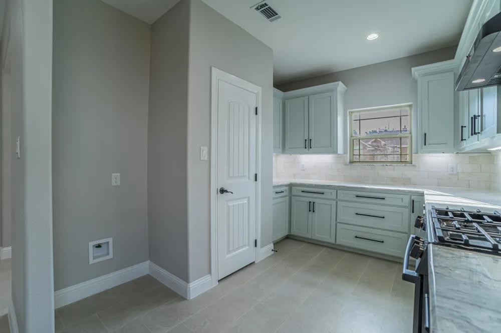 8319 Deep Green Drive Dallas, TX 75249