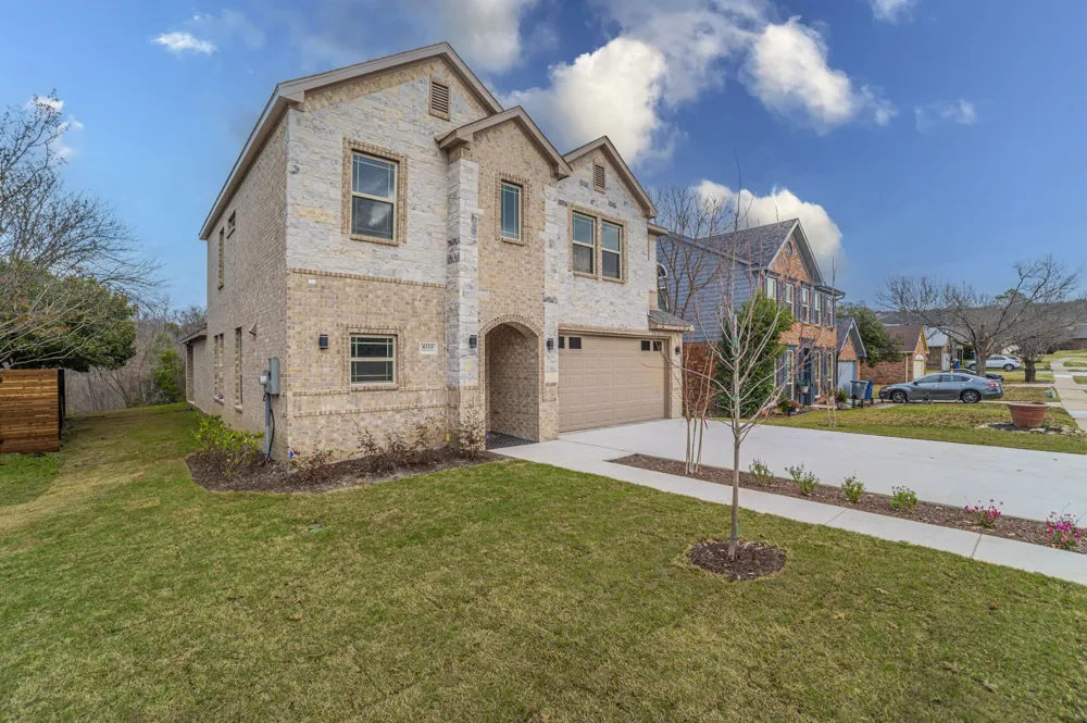8319 Deep Green Drive Dallas, TX 75249