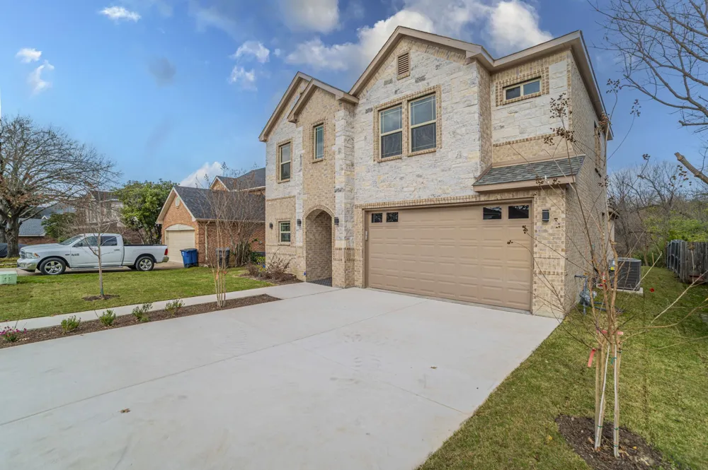 8319 Deep Green Drive Dallas, TX 75249