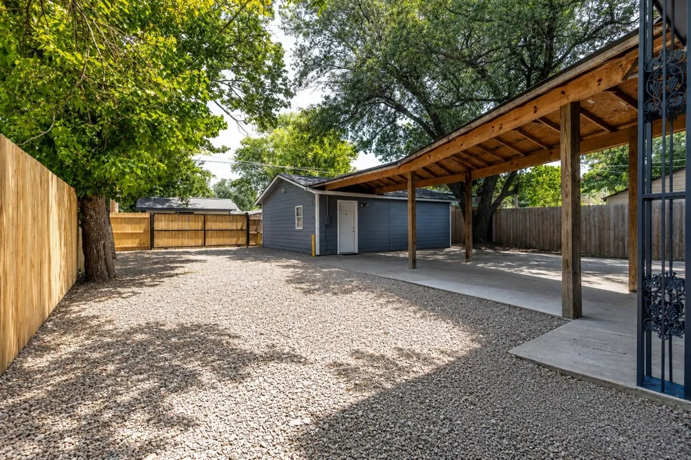 607 Brooks Avenue Dallas, TX 75208