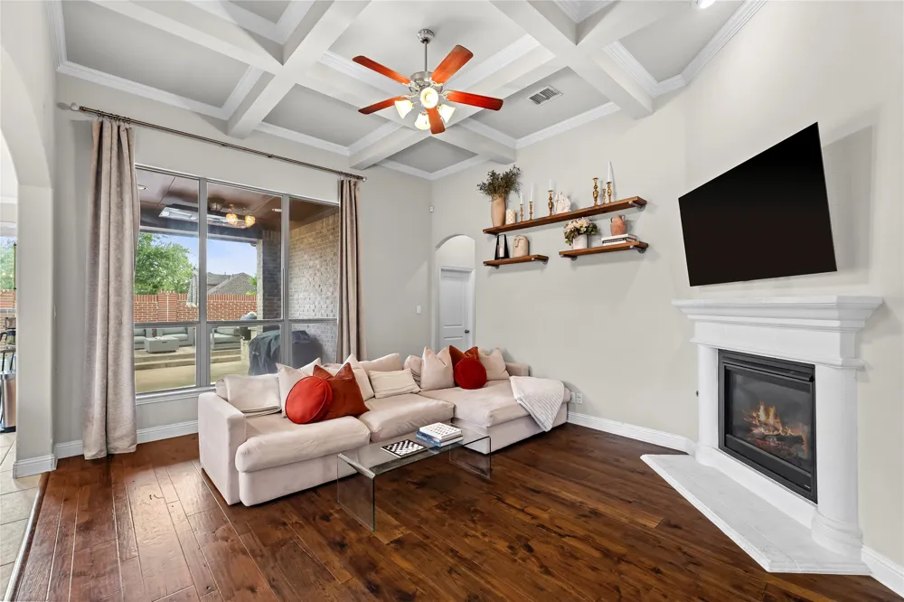 512 Alice Lane Fate, TX 75189