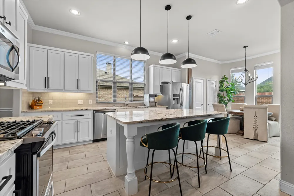 512 Alice Lane Fate, TX 75189