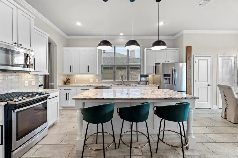 512 Alice Lane Fate, TX 75189