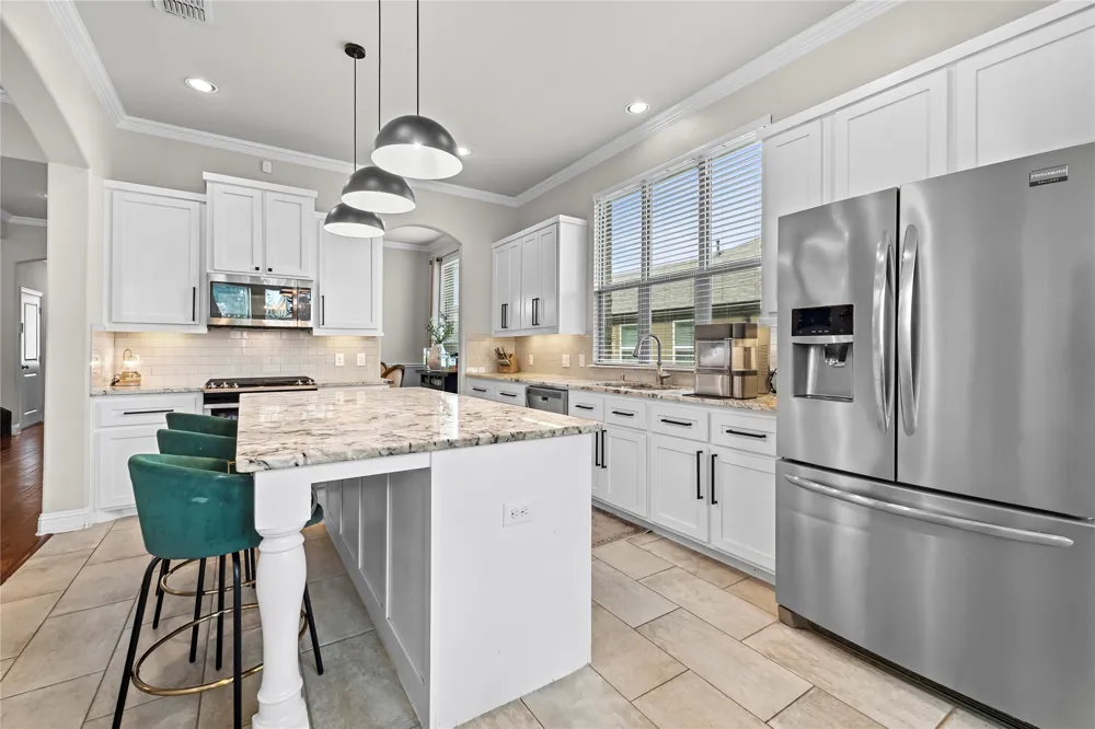 512 Alice Lane Fate, TX 75189