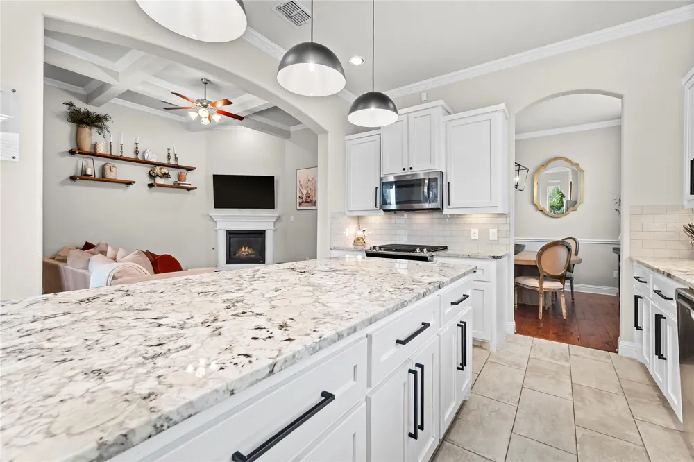 512 Alice Lane Fate, TX 75189