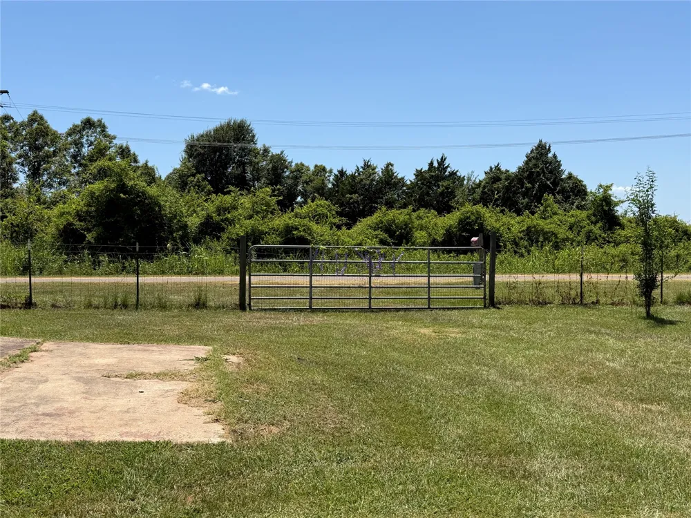 438 Lcr 864 Jewett, TX 75846