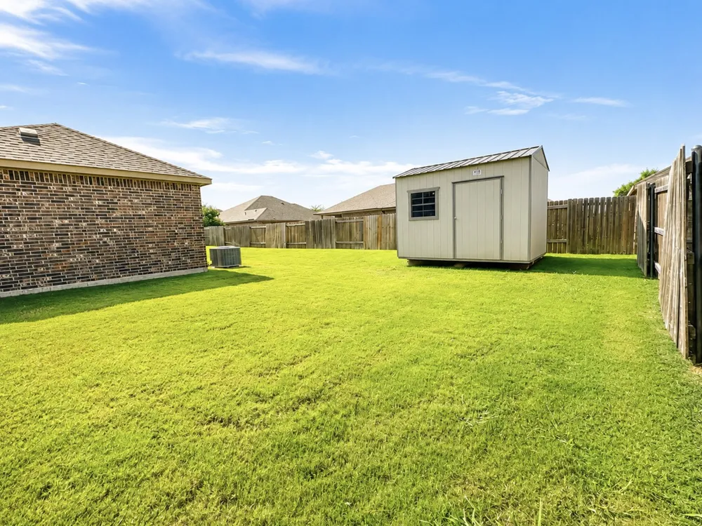 610 Milas Lane Glenn Heights, TX 75154