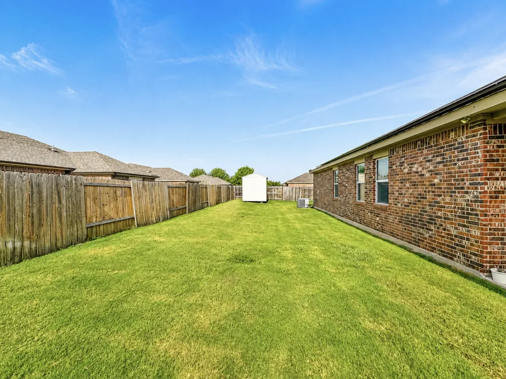 610 Milas Lane Glenn Heights, TX 75154
