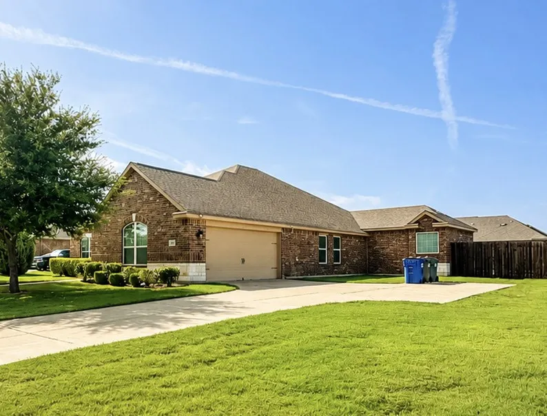 610 Milas Lane Glenn Heights, TX 75154