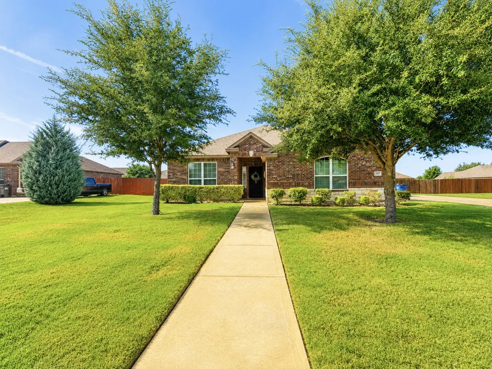610 Milas Lane Glenn Heights, TX 75154