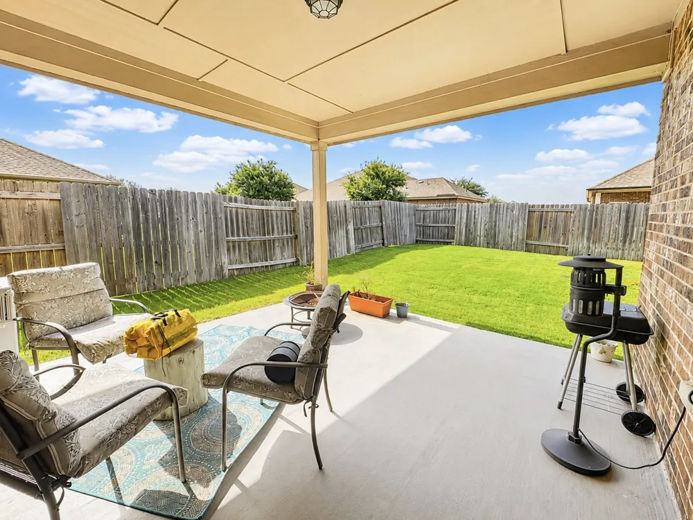 610 Milas Lane Glenn Heights, TX 75154