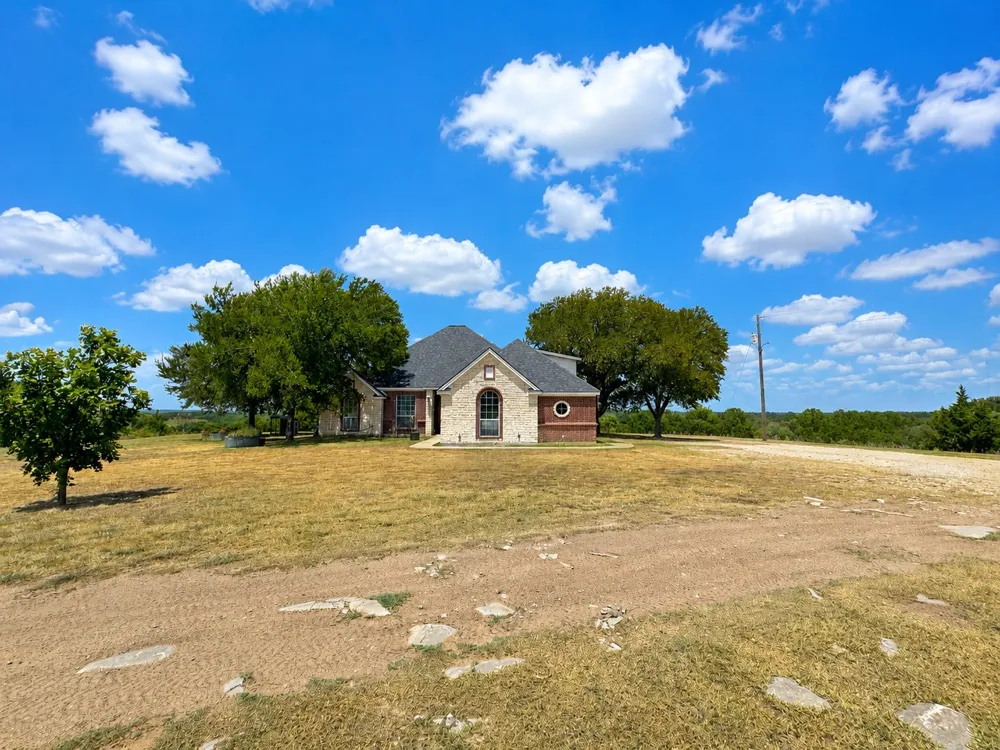 148 County Road 2627 Decatur, TX 76234