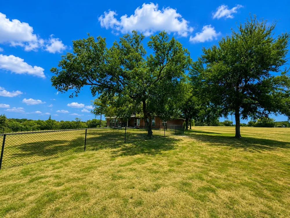148 County Road 2627 Decatur, TX 76234
