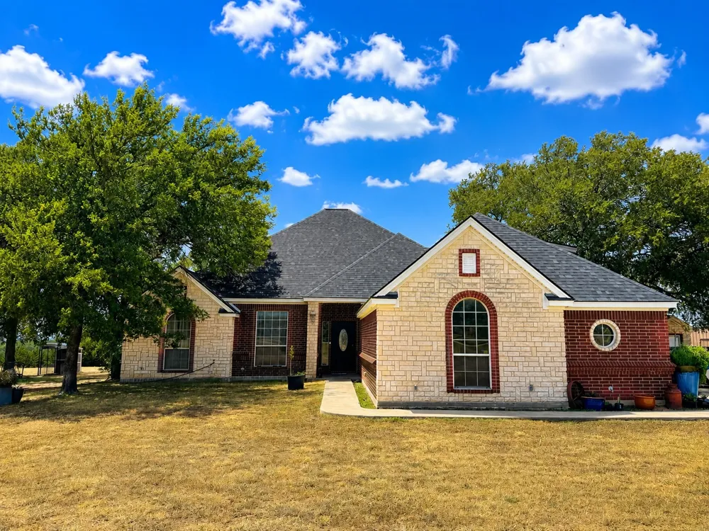 148 County Road 2627 Decatur, TX 76234