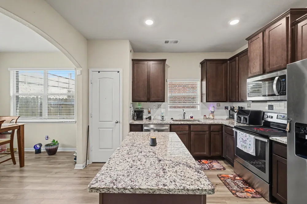 5216 Persimmon Drive Denton, TX 76207