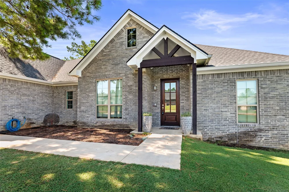 19355 Cedarpark Place Lindale, TX 75771