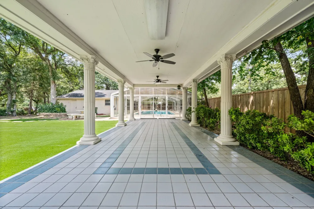1200 Circle Lane Bedford, TX 76022