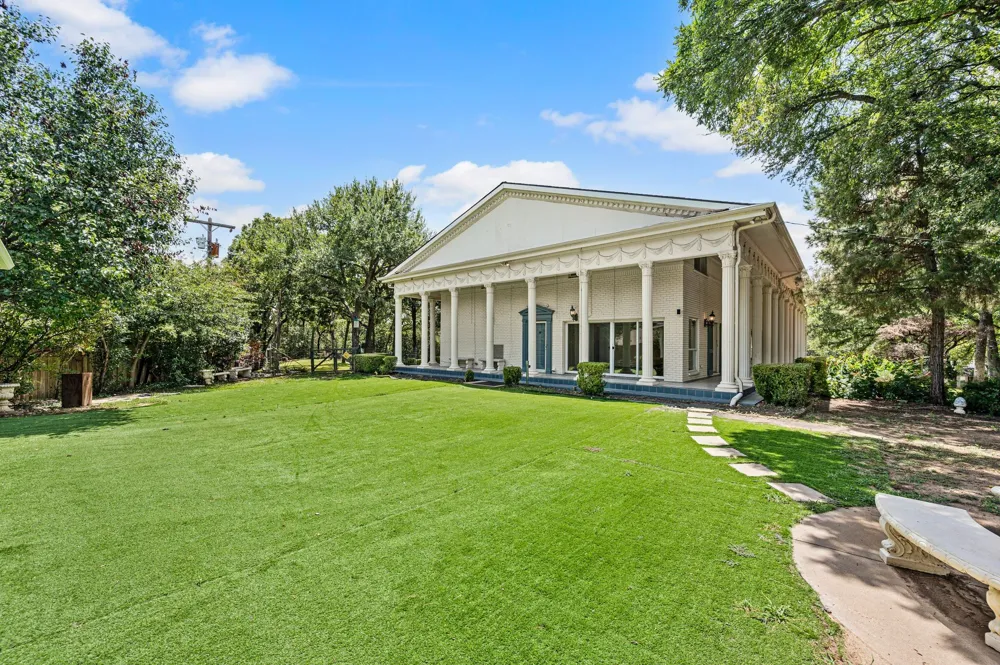 1200 Circle Lane Bedford, TX 76022