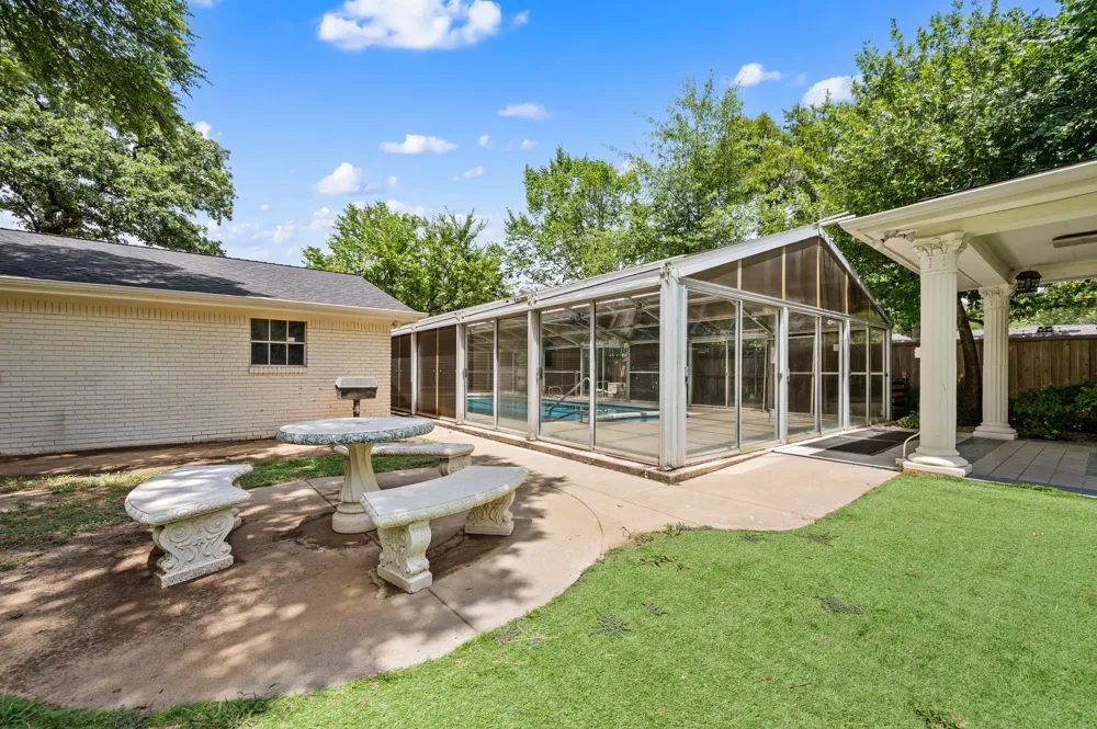 1200 Circle Lane Bedford, TX 76022