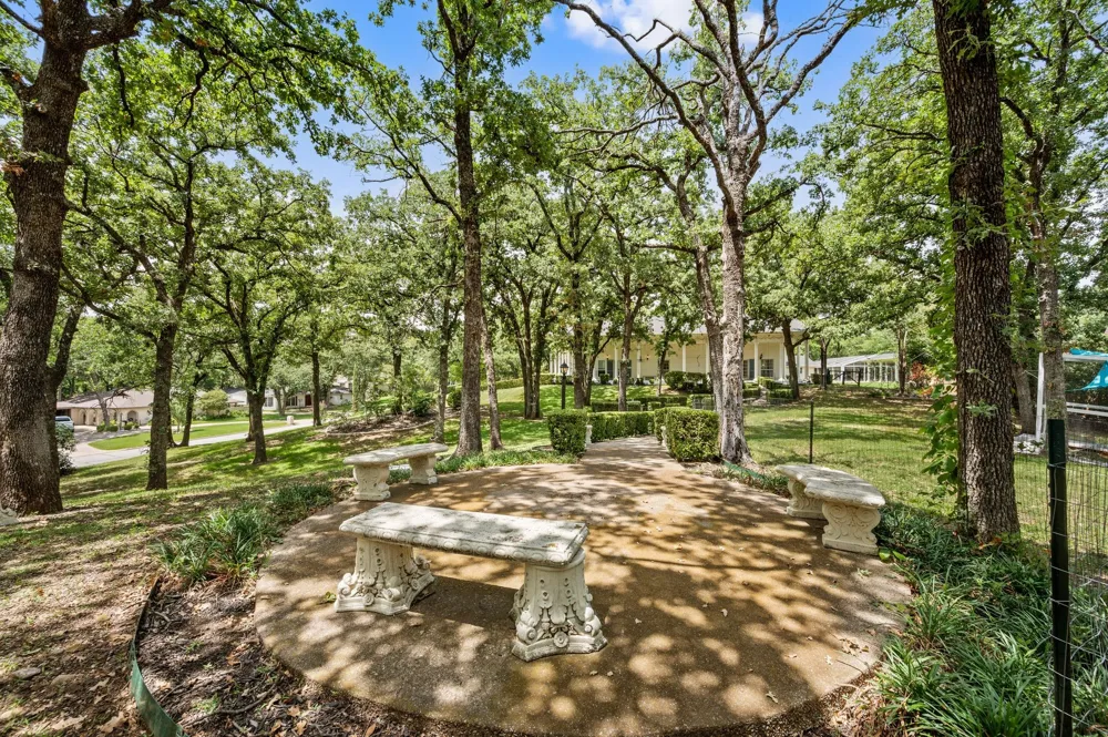 1200 Circle Lane Bedford, TX 76022