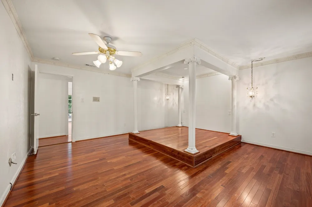 1200 Circle Lane Bedford, TX 76022