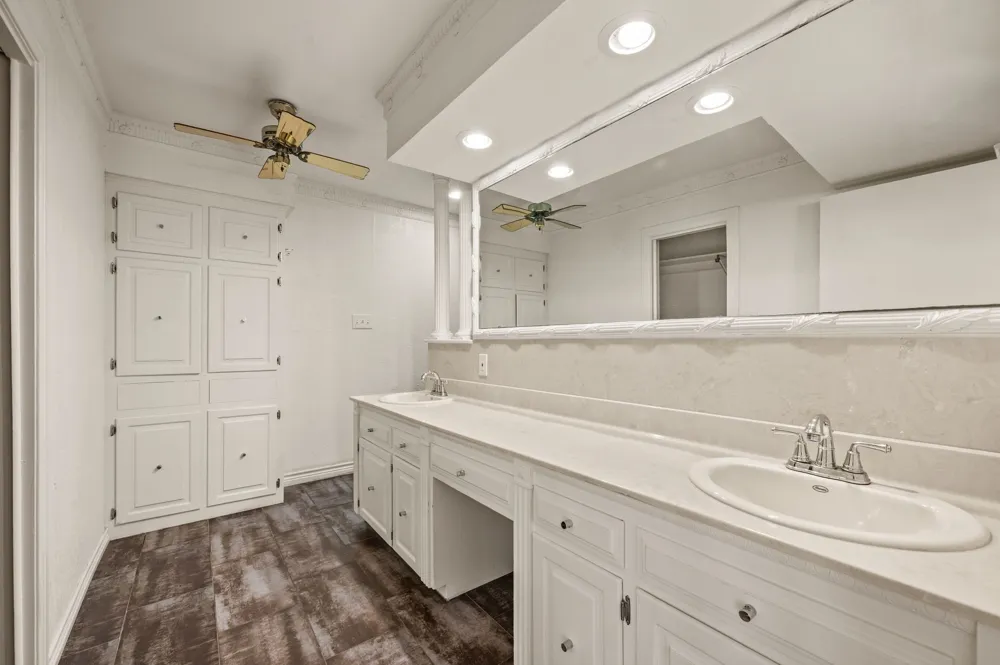 1200 Circle Lane Bedford, TX 76022