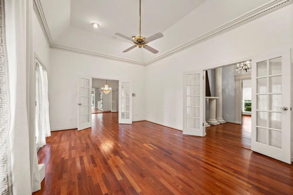 1200 Circle Lane Bedford, TX 76022