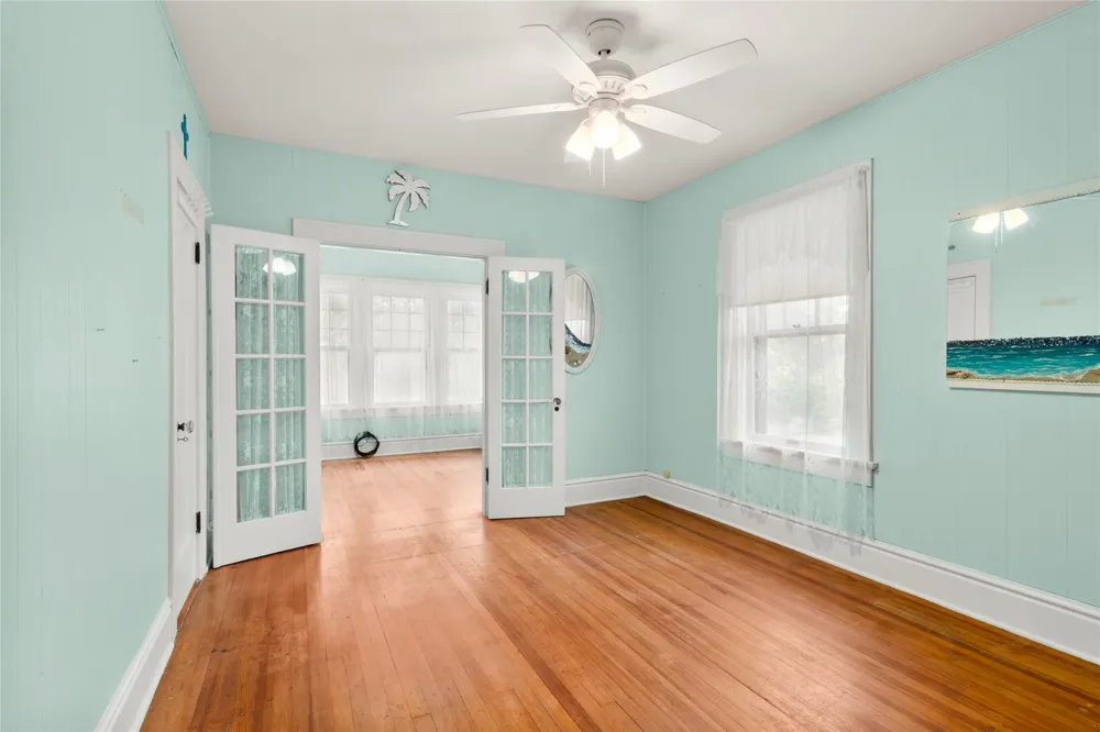 400 S Mckinney Street Mexia, TX 76667