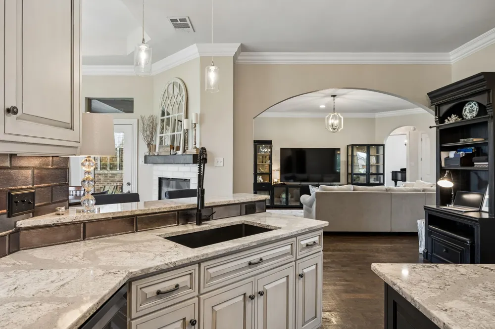 16011 Oconner Avenue Talty, TX 75126