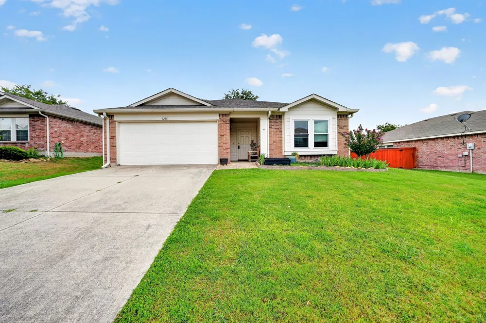 1218 Feather Crest Drive Krum, TX 76249