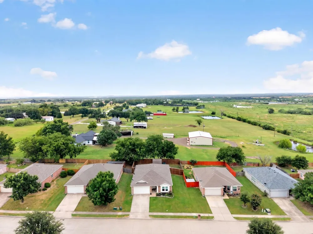 1218 Feather Crest Drive Krum, TX 76249