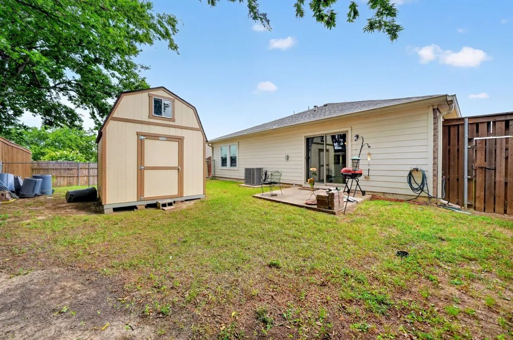 1218 Feather Crest Drive Krum, TX 76249
