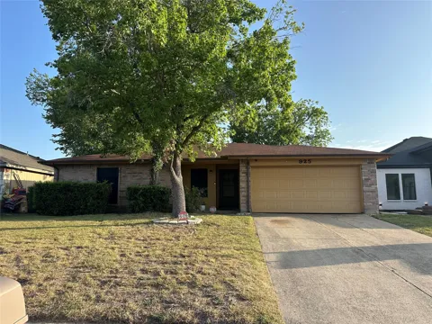 925 Woodcrest Drive