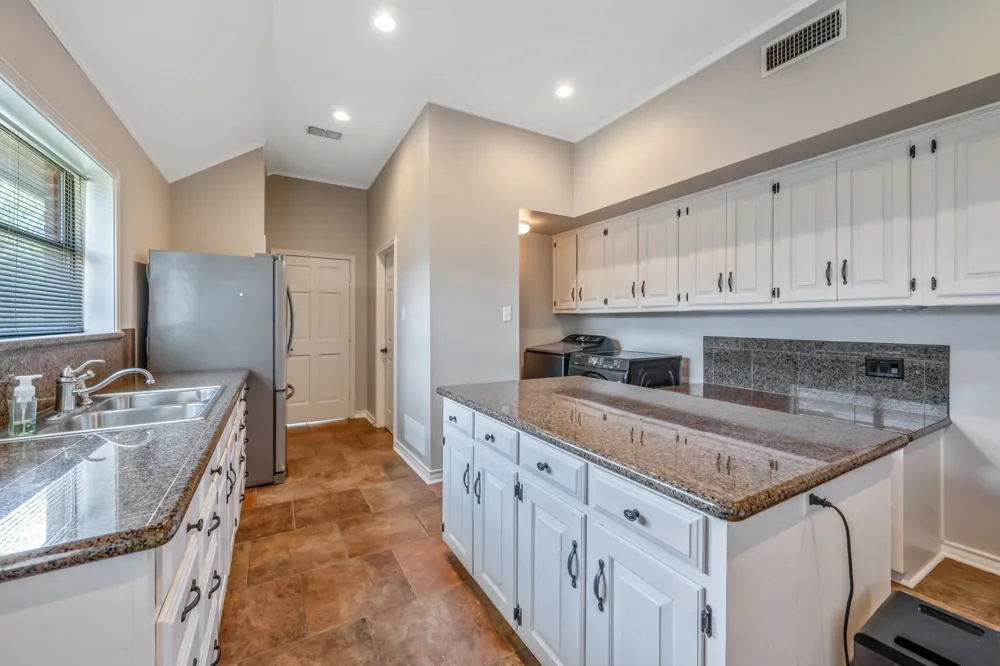 6500 Hollytree Circle Tyler, TX 75703