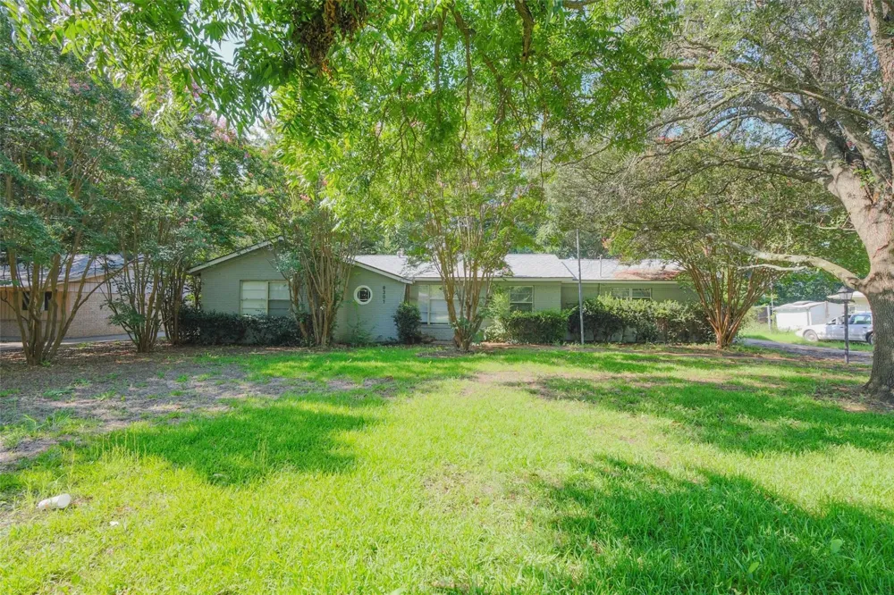 8301 Llano Avenue Benbrook, TX 76116