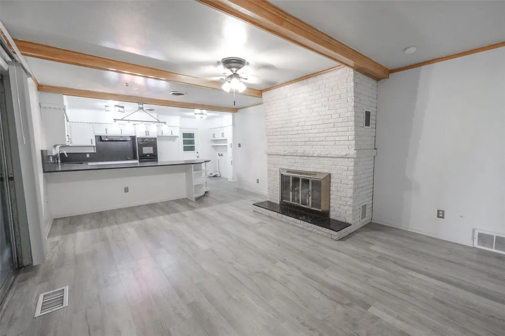 8301 Llano Avenue Benbrook, TX 76116